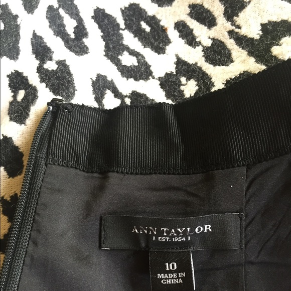 Ann Taylor Cheetah Print Pencil Skirt - Picture 6 of 8